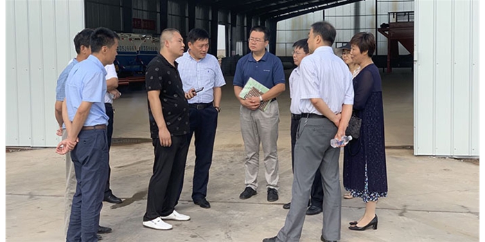 農(nóng)業(yè)部時(shí)以群司長到我公司參觀 (4)